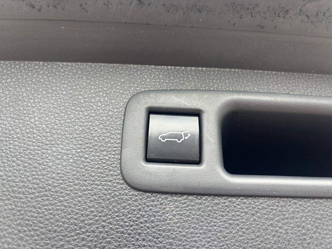 2021 Toyota Highlander XLE AWD Photo