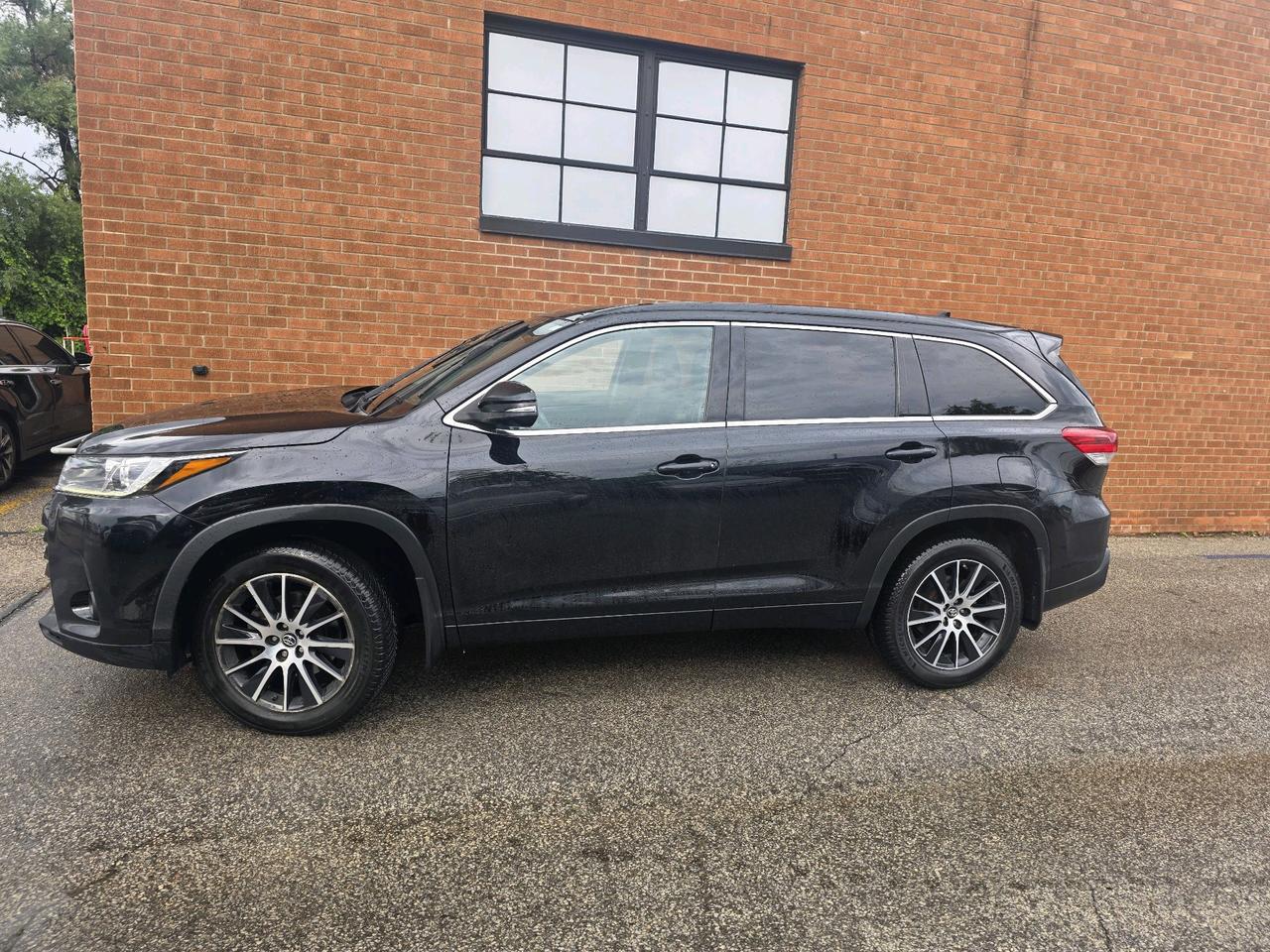 2017 Toyota Highlander SE AWD Navi Leather 7 Passangers Photo