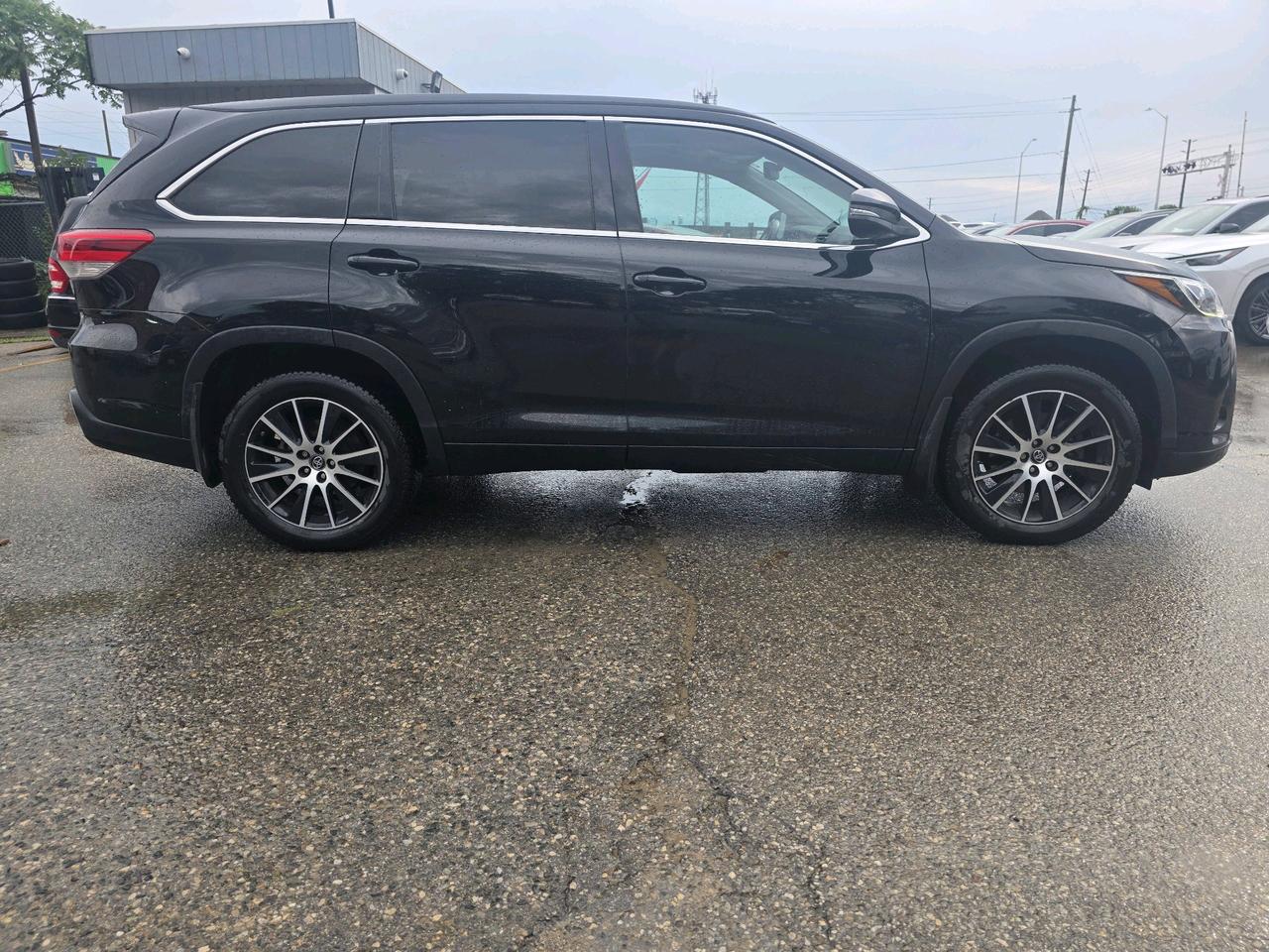 2017 Toyota Highlander SE AWD Navi Leather 7 Passangers Photo