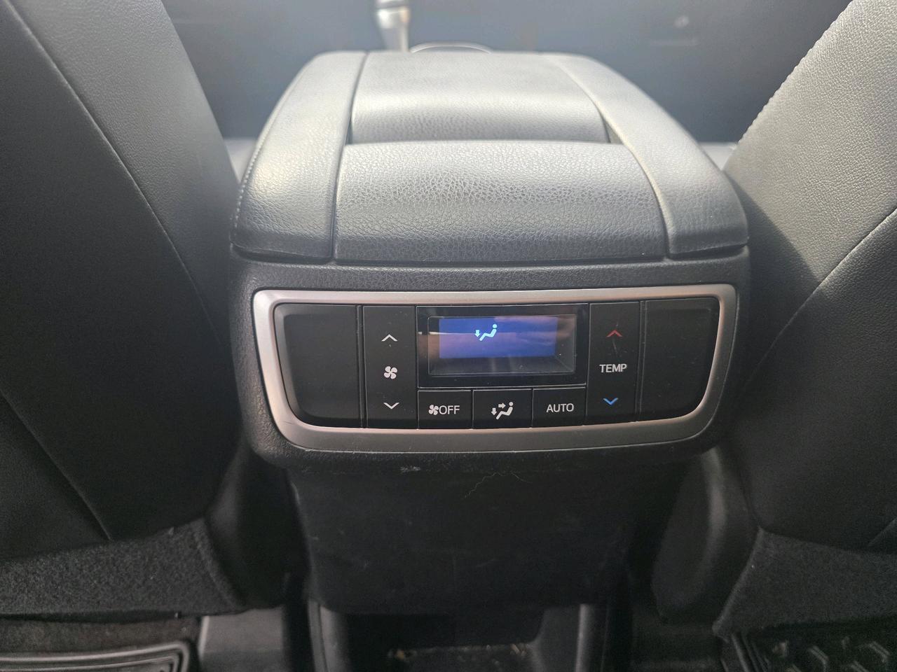 2017 Toyota Highlander SE AWD Navi Leather 7 Passangers Photo