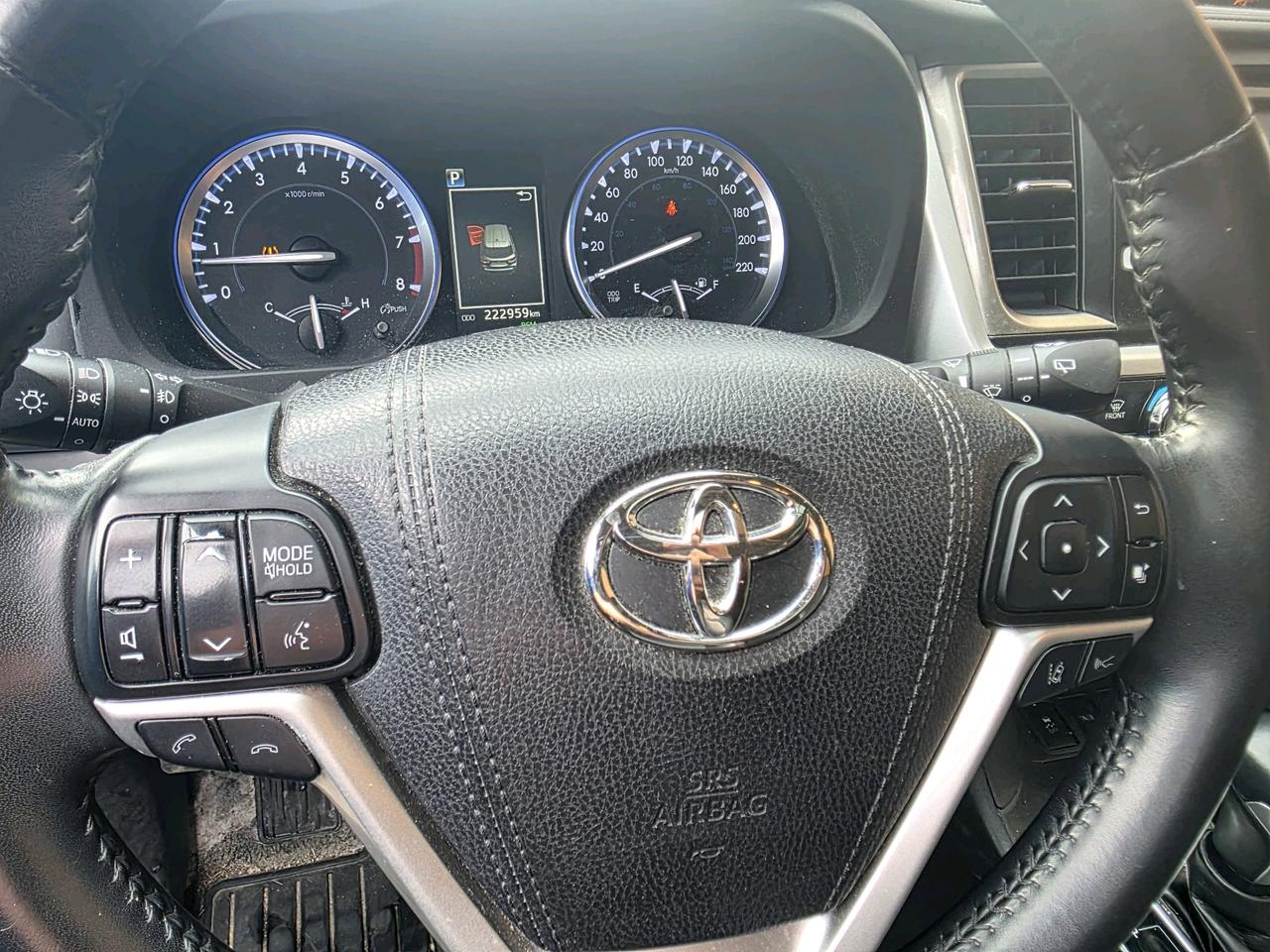 2017 Toyota Highlander SE AWD Navi Leather 7 Passangers Photo