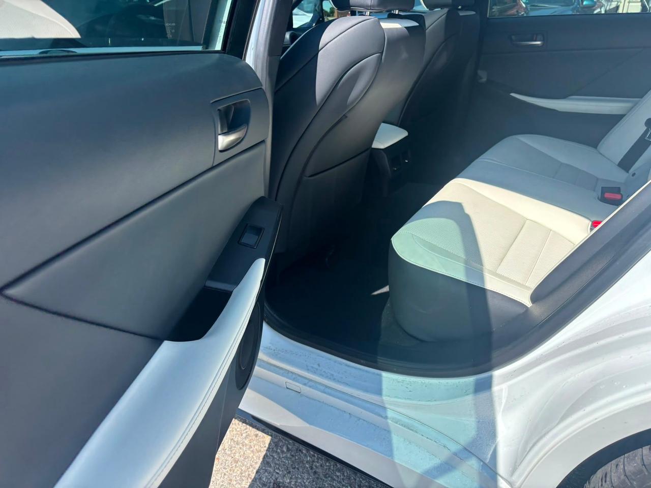 2023 Lexus IS 350 IS 350 F Sport 2 NAVI, AWD Photo