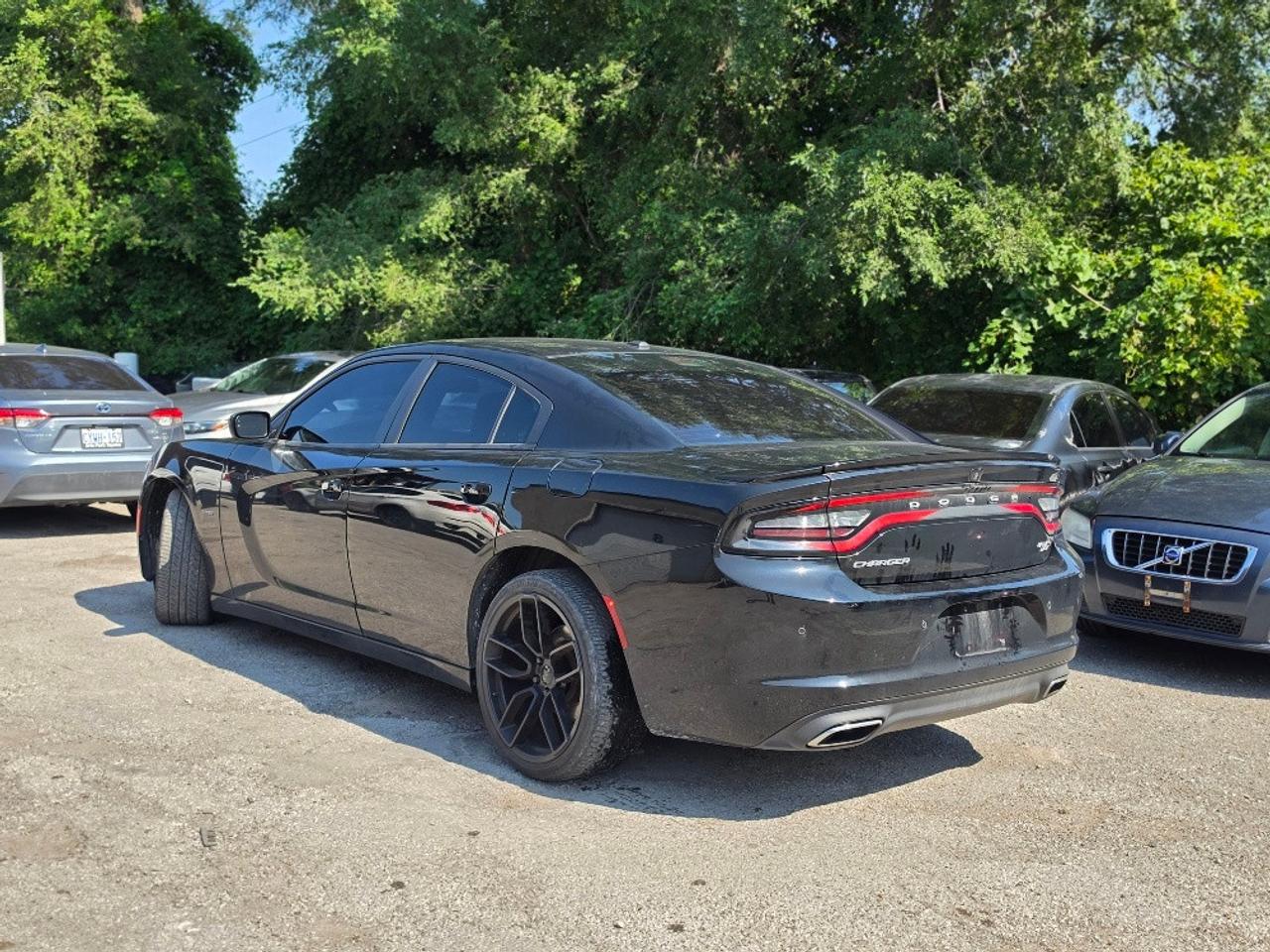 2017 Dodge Charger R/T 5.7L V8 HEMI-SRT STYLE WHEELS-CERTIFIED Photo
