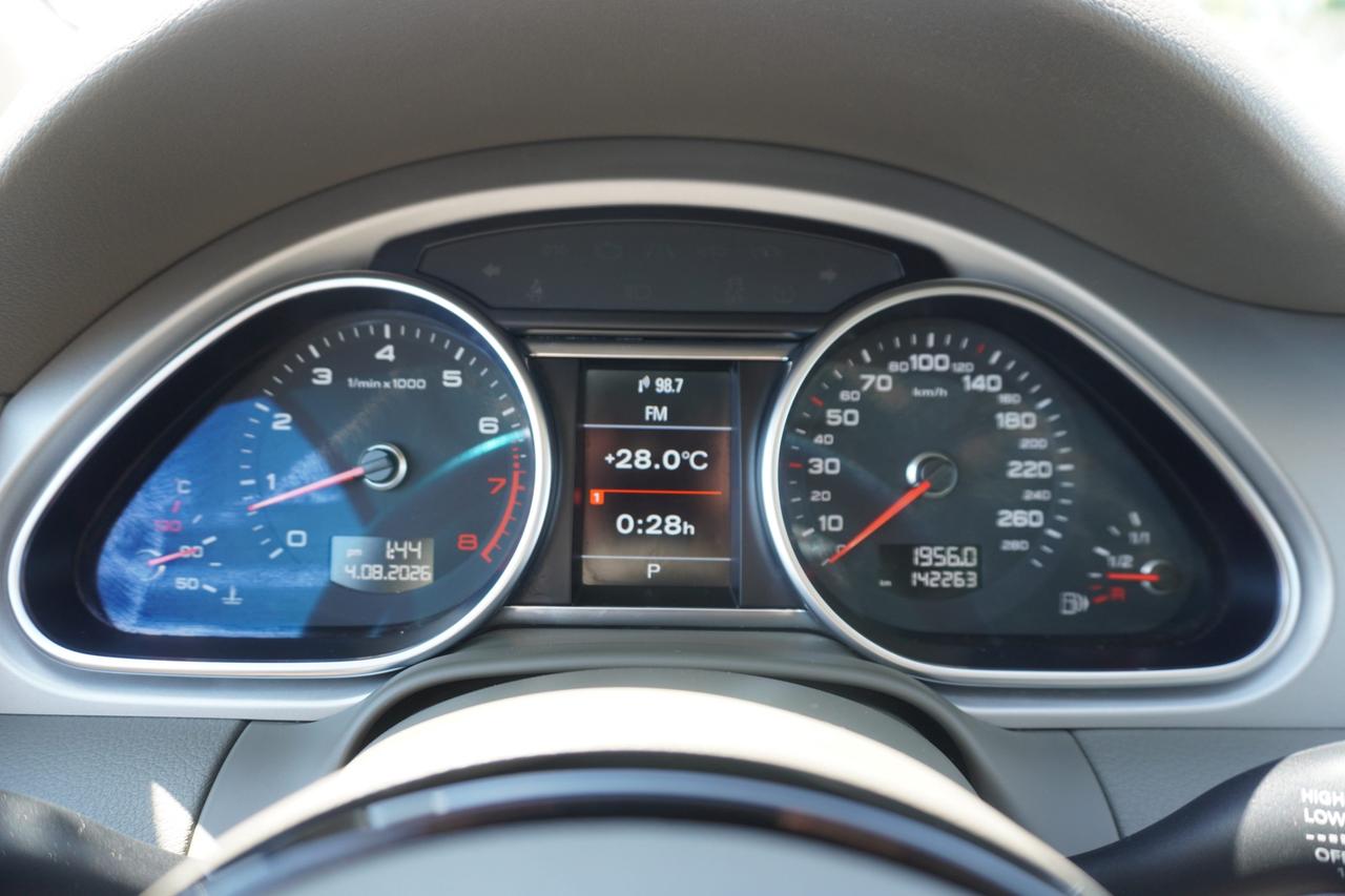 2014 Audi Q7 1 OWNER / ACCIDENT FREE / SUPERCHARGED / SPORT PACKAGE Photo