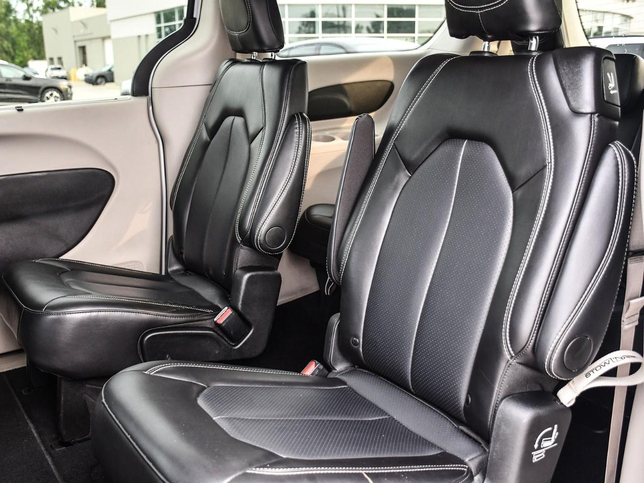 2024 Chrysler Pacifica TOURING-L FWD Photo