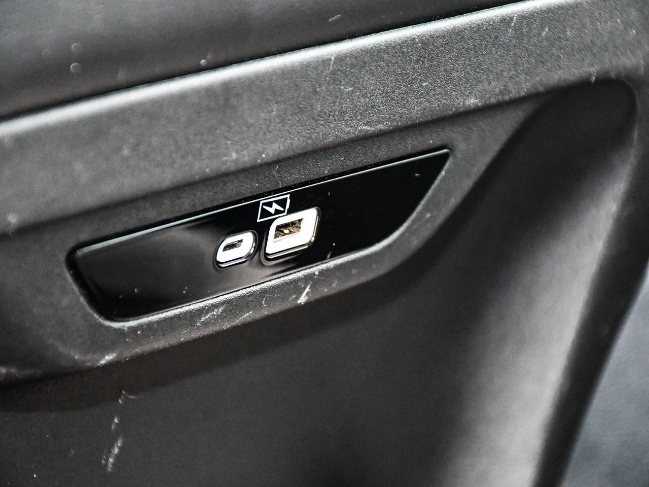 2024 Chrysler Pacifica TOURING-L FWD Photo