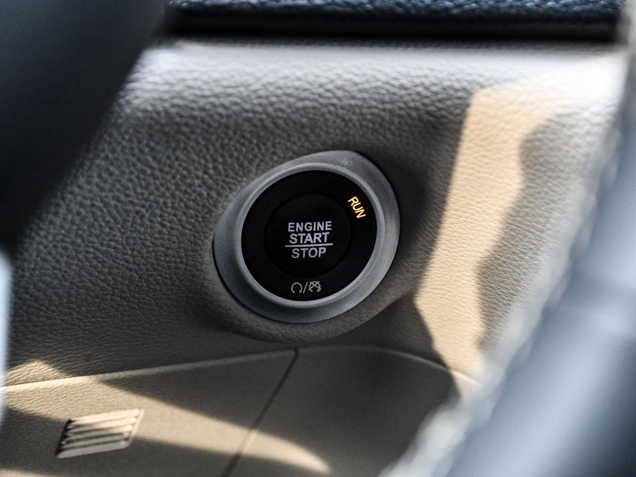 2024 Chrysler Pacifica TOURING-L FWD Photo
