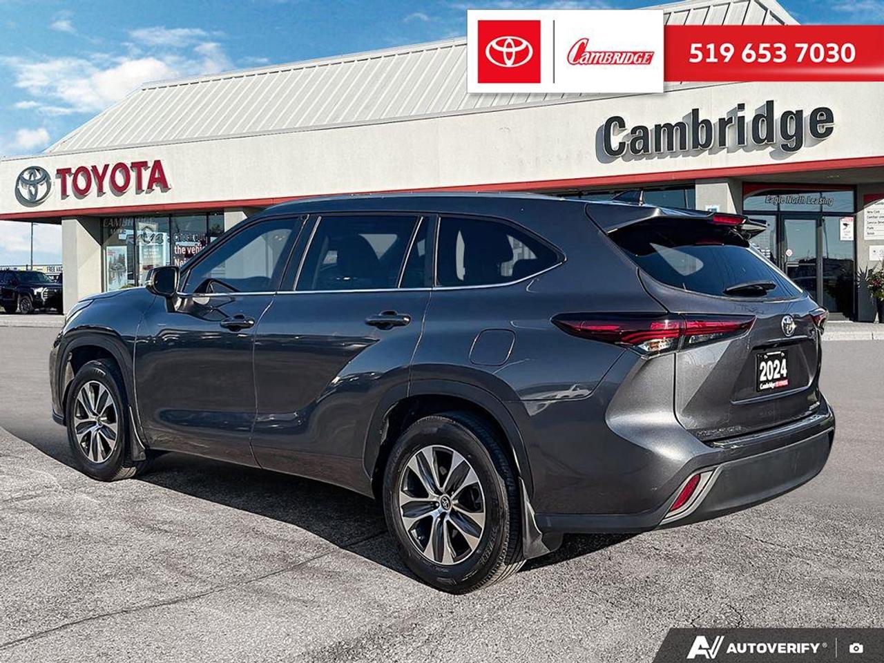 2024 Toyota Highlander XLE Photo3