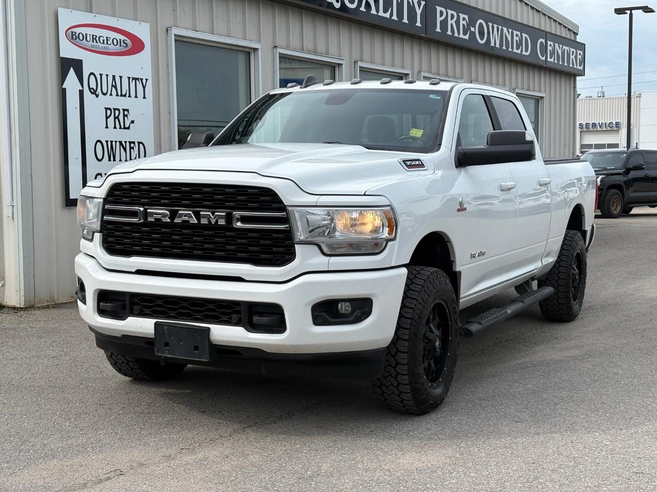 2022 RAM 3500 Big Horn 4x4 Crew Cab 6'4" Box Photo1
