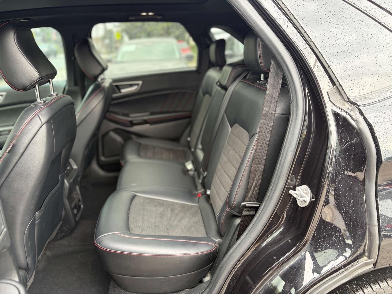 2022 Ford Edge ST Line AWD Photo