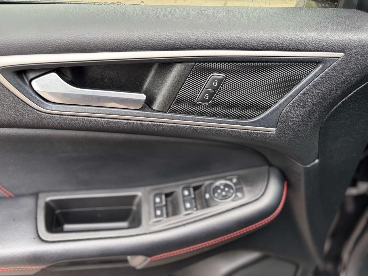 2022 Ford Edge ST Line AWD Photo