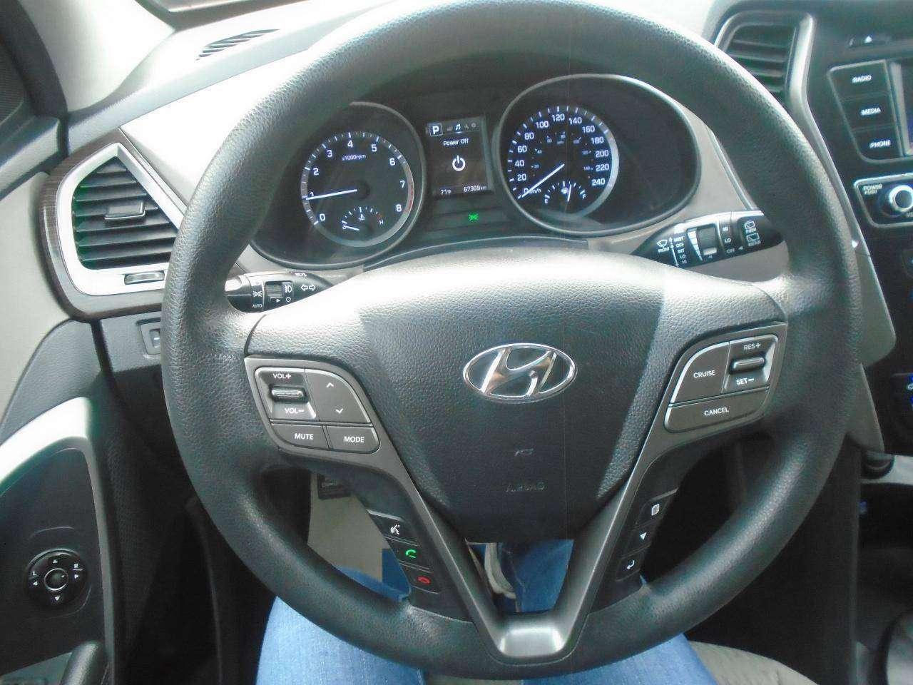 2018 Hyundai Santa Fe 2.4L AWD + TOW PKG Photo