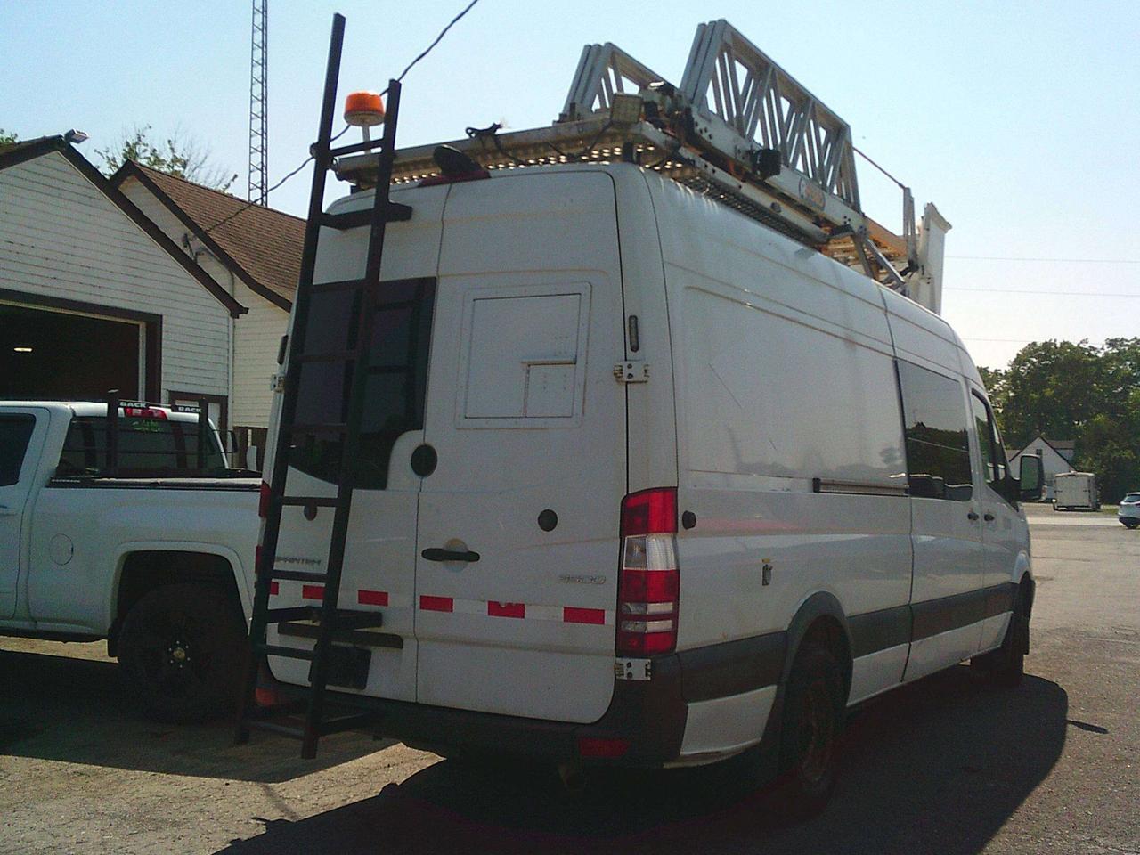 2018 Mercedes-Benz Sprinter 3500 BUCKET TRUCK! Photo