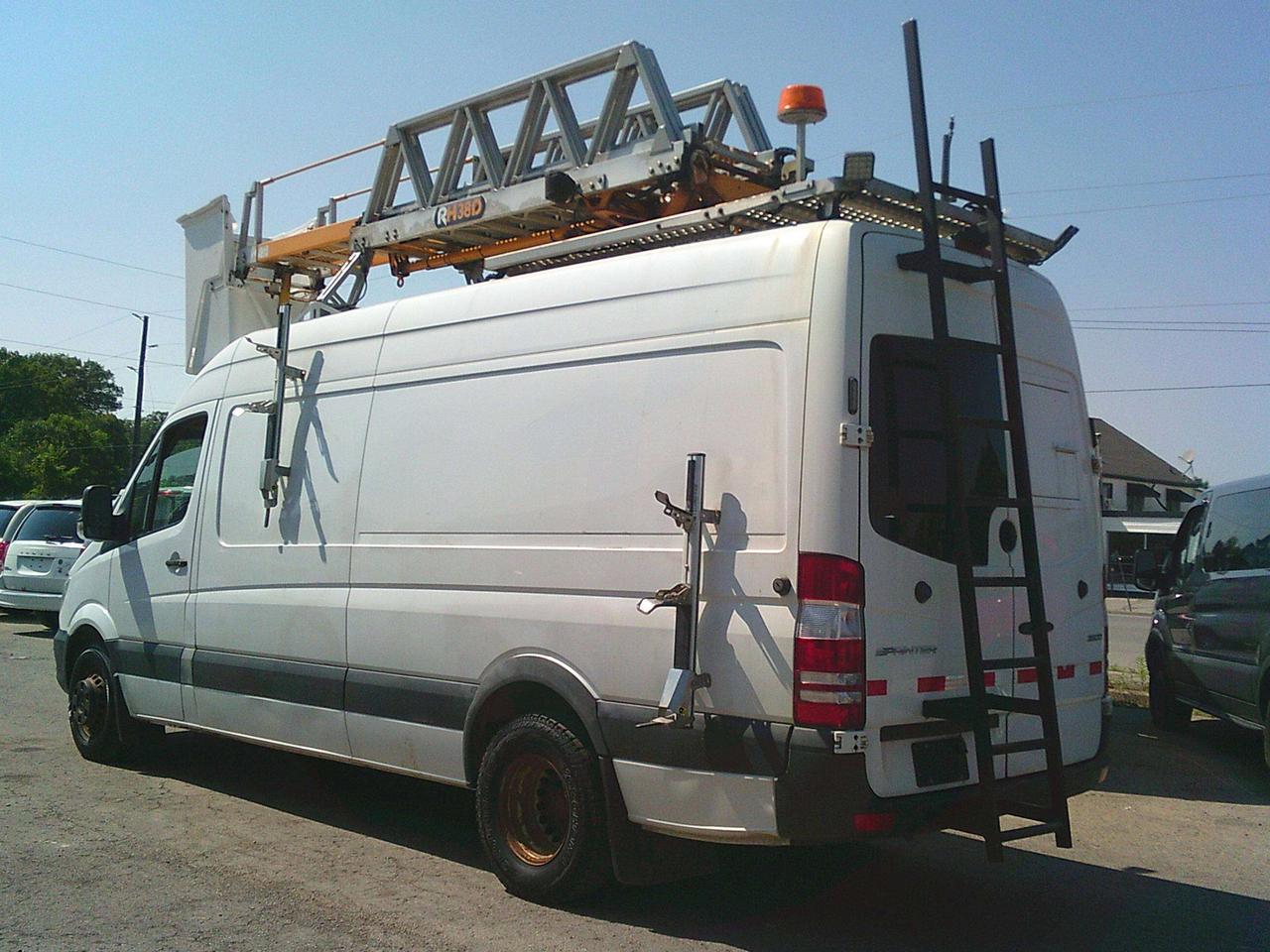 2018 Mercedes-Benz Sprinter 3500 BUCKET TRUCK! Photo