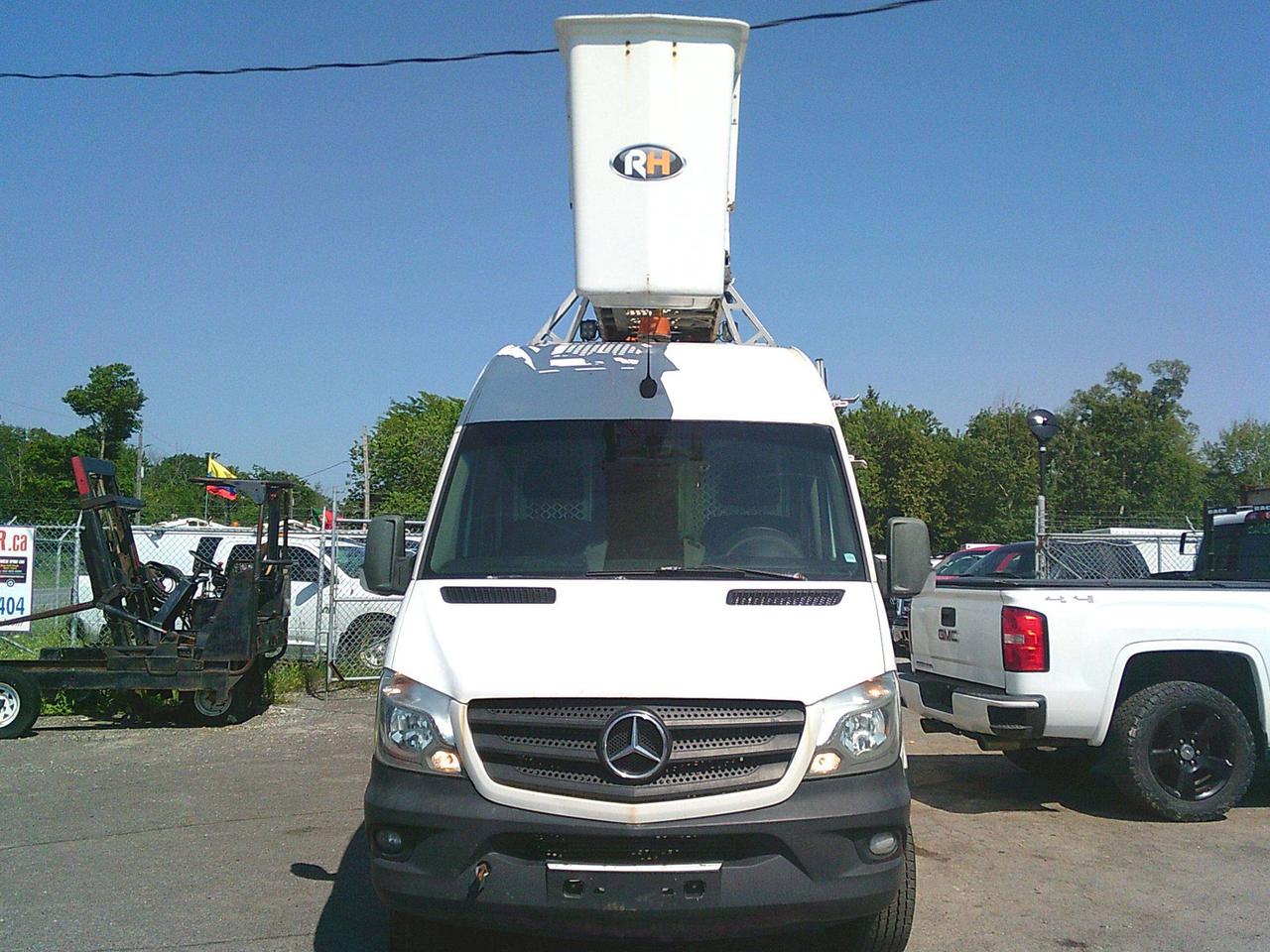 2018 Mercedes-Benz Sprinter 3500 BUCKET TRUCK! Photo