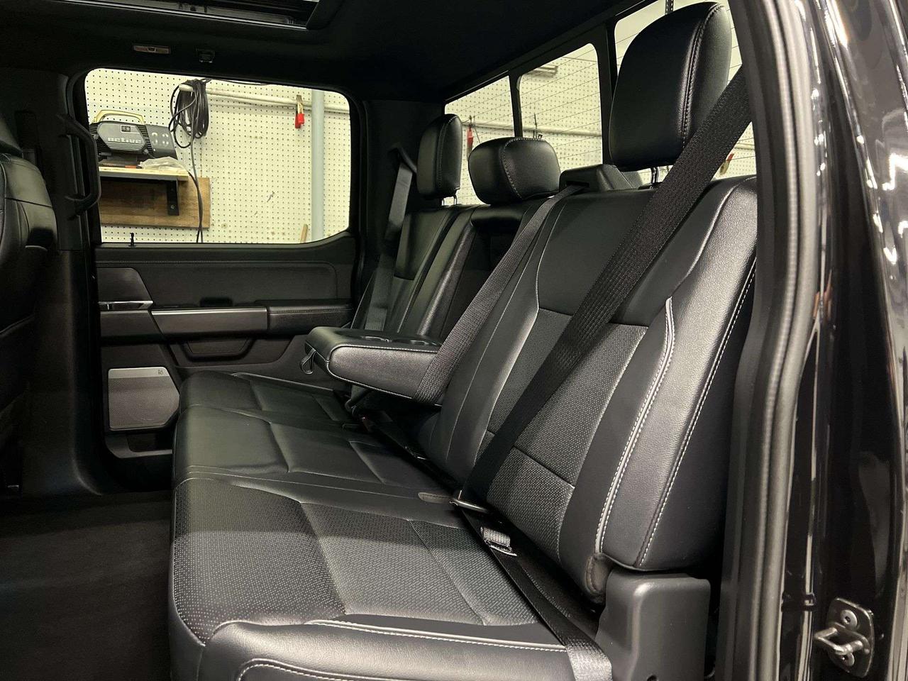 2024 Ford F-150 HYBRID LARIAT 4X4 | CREW | LEATHER | PANO ROOF Photo