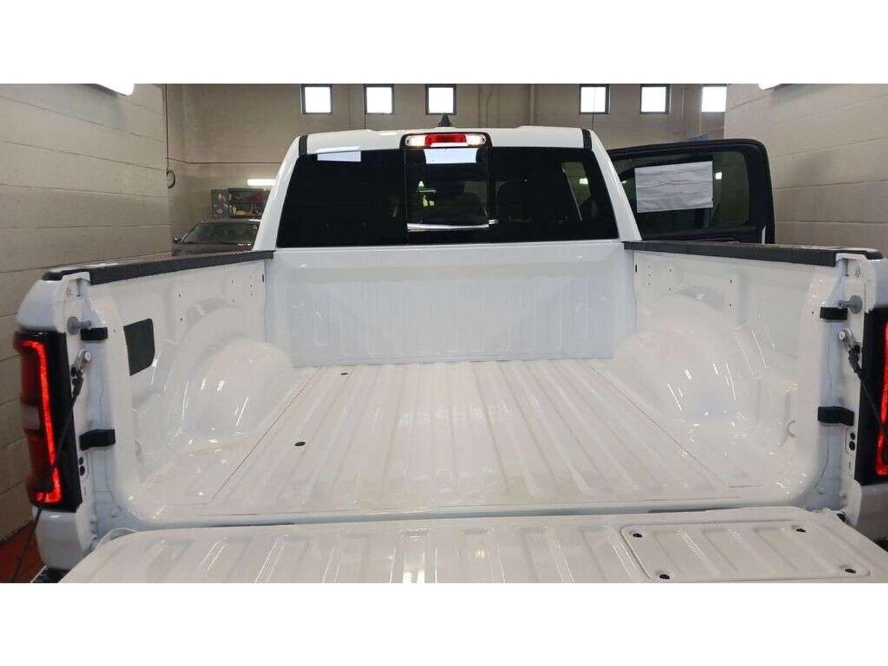 2026 RAM 1500 Sport 4x4 Crew Cab 5'7 Box Photo