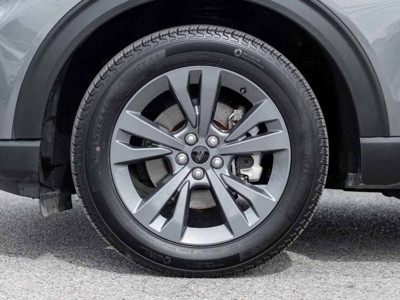 2025 Ford Explorer XLT Photo