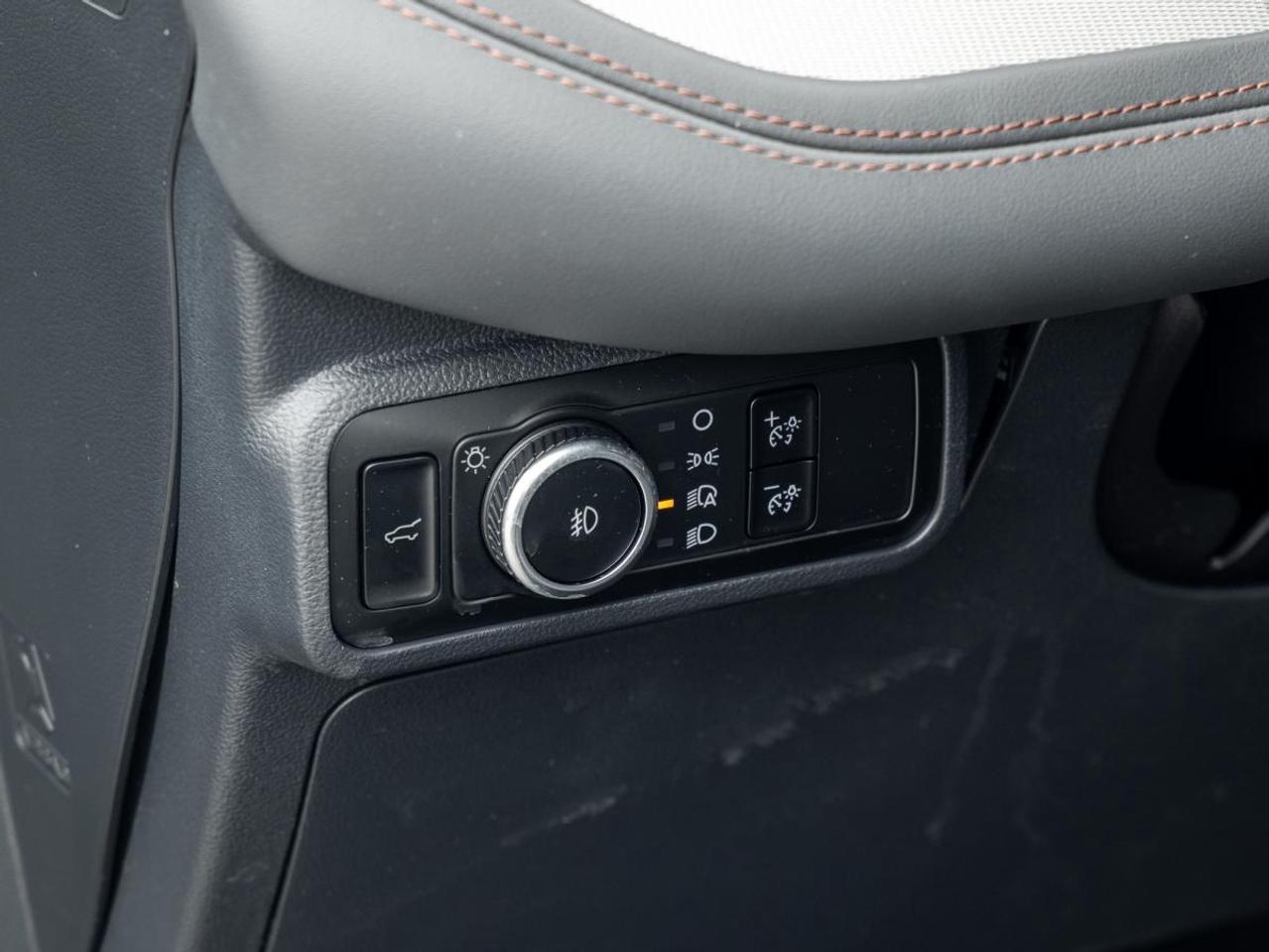 2025 Ford Explorer XLT Photo