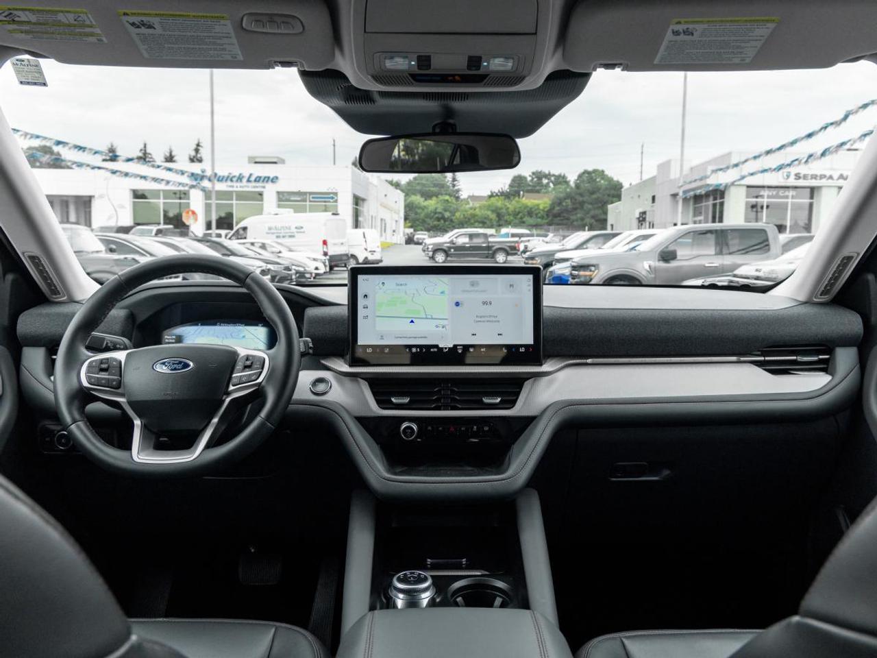 2025 Ford Explorer XLT Photo