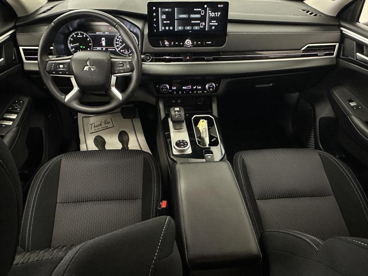 2025 Mitsubishi Outlander ES S-AWD - 7 PASS/10,000KM/1 OWNER! Photo