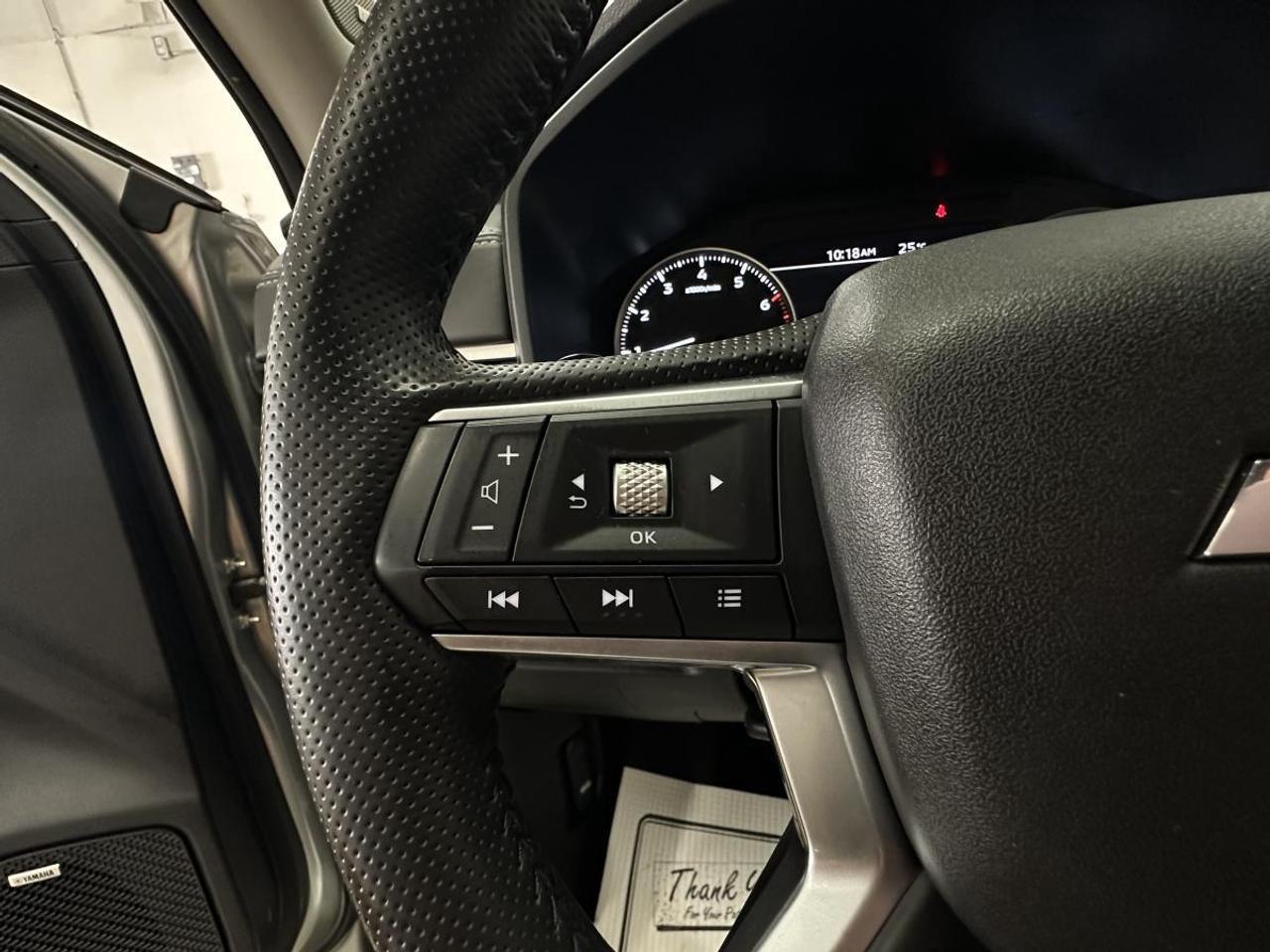 2025 Mitsubishi Outlander ES S-AWD - 7 PASS/10,000KM/1 OWNER! Photo