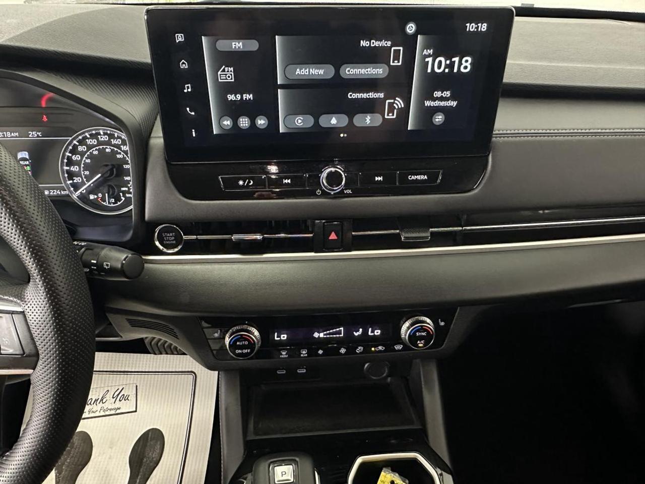 2025 Mitsubishi Outlander ES S-AWD - 7 PASS/10,000KM/1 OWNER! Photo