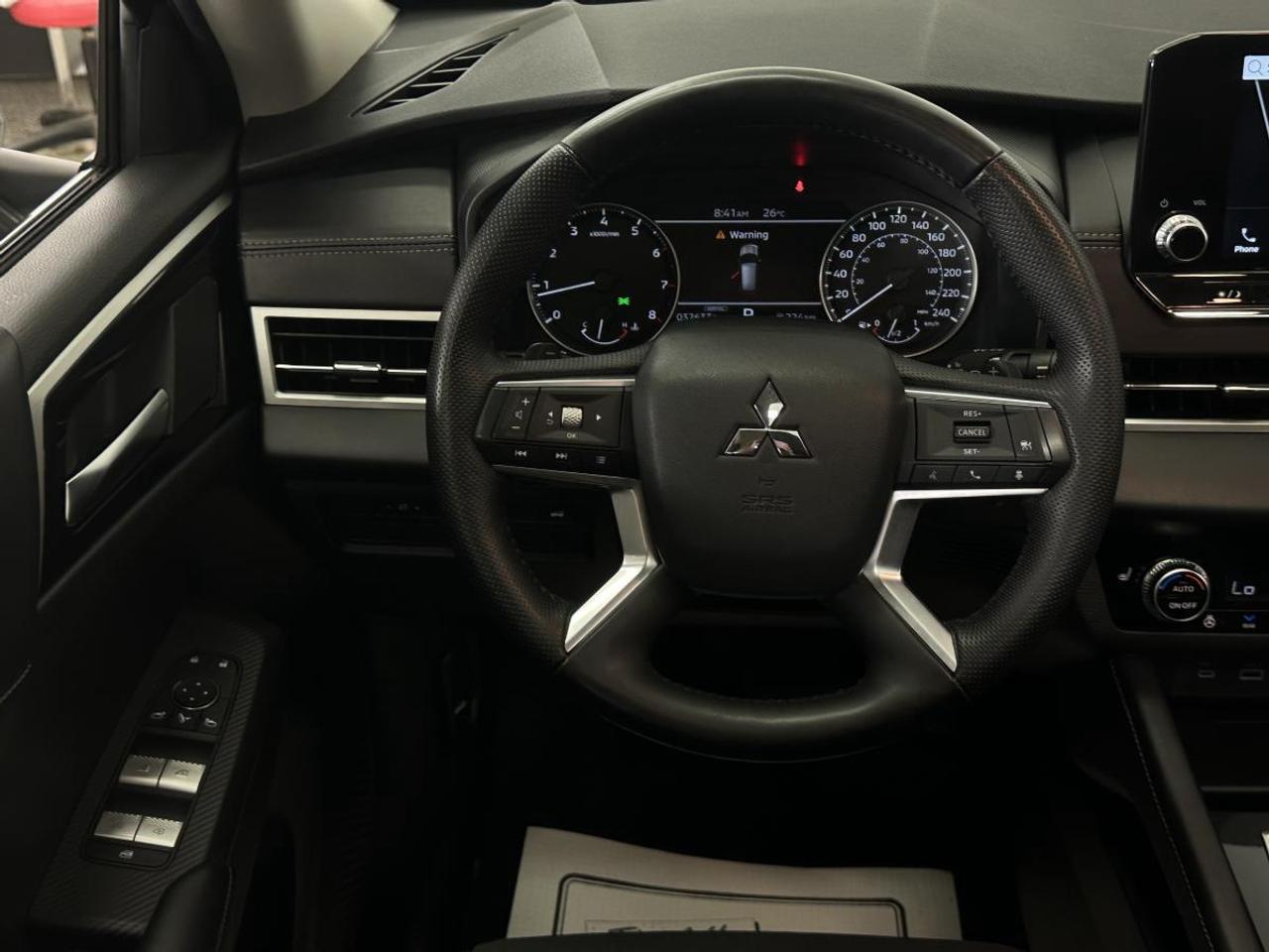 2024 Mitsubishi Outlander LE AWD - 7 PASS/LEATHER/TRIM/PANORAMIC/NAVI! Photo