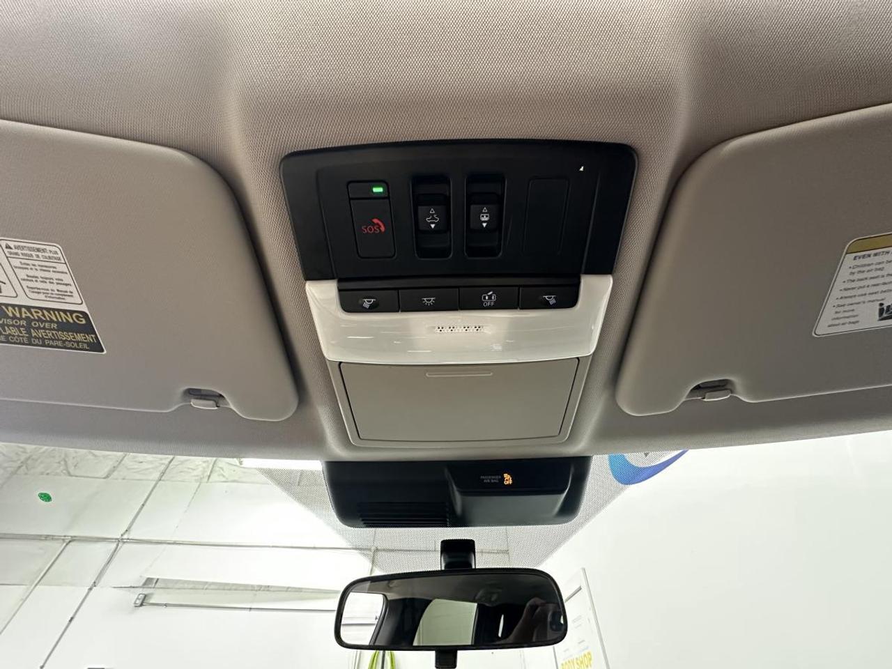 2024 Mitsubishi Outlander LE AWD - 7 PASS/LEATHER/TRIM/PANORAMIC/NAVI! Photo