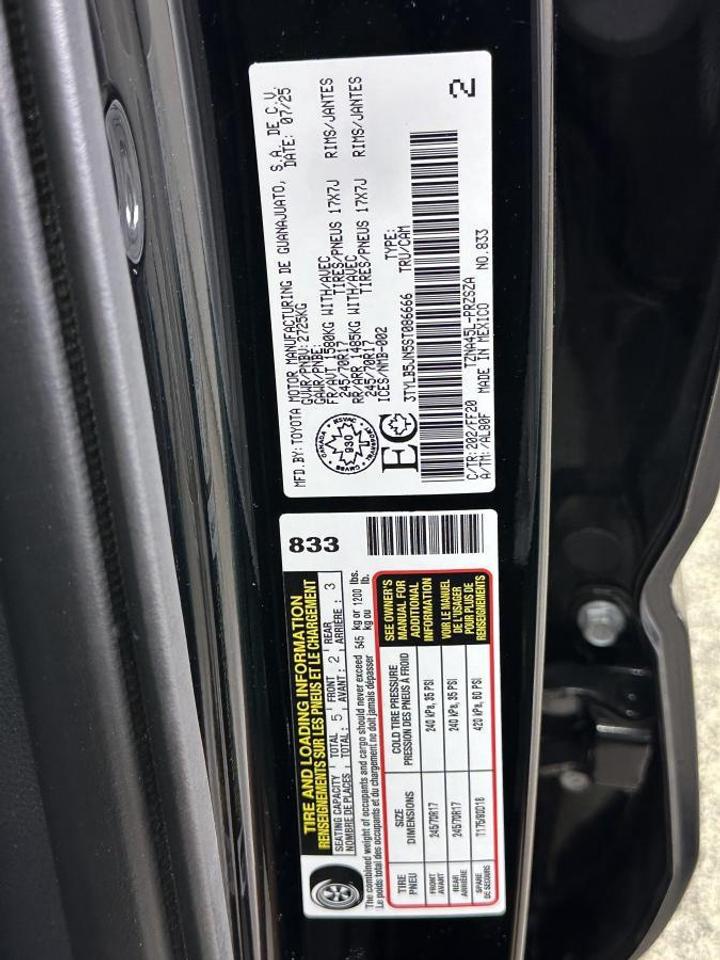 2025 Toyota Tacoma 4x4 Double Cab Auto SB - CREW/4WD/10KM/1 OWNER! Photo