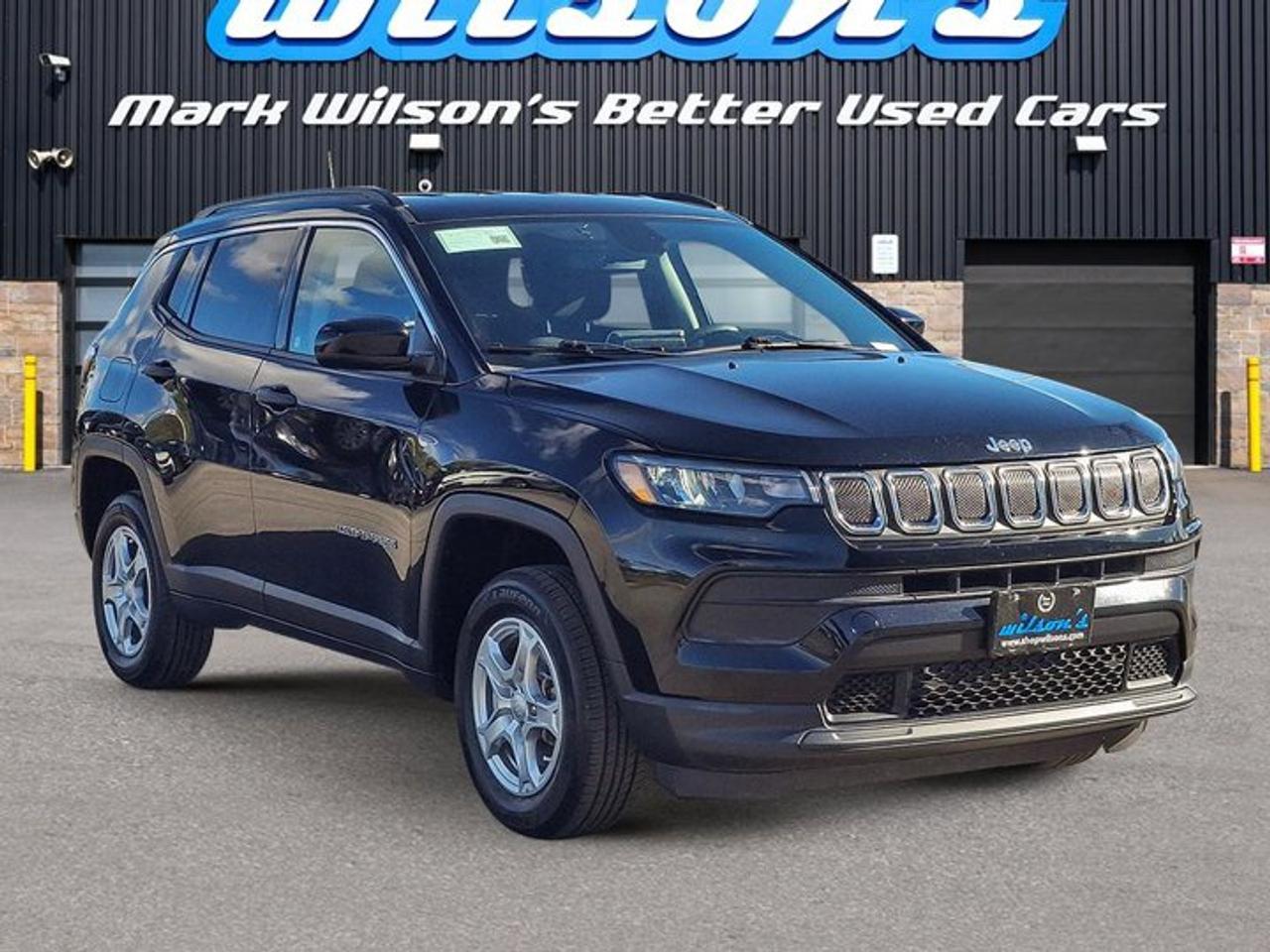 2022 Jeep Compass Sport 4x4 | Heated Seats | Reverse Cam | Carplay + Android Auto | Roof Rails | and More ! Photo