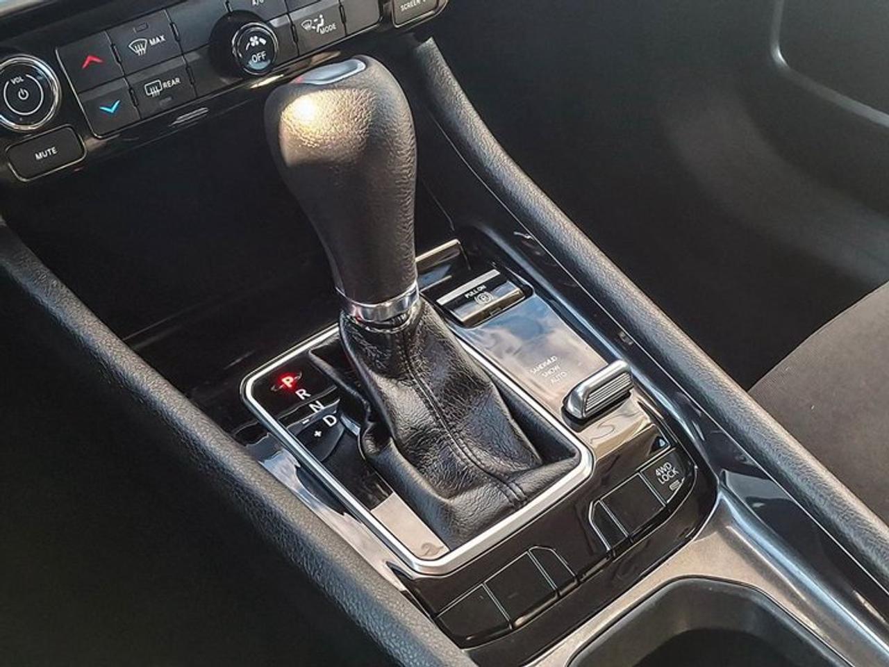2022 Jeep Compass Sport 4x4 | Heated Seats | Reverse Cam | Carplay + Android Auto | Roof Rails | and More ! Photo