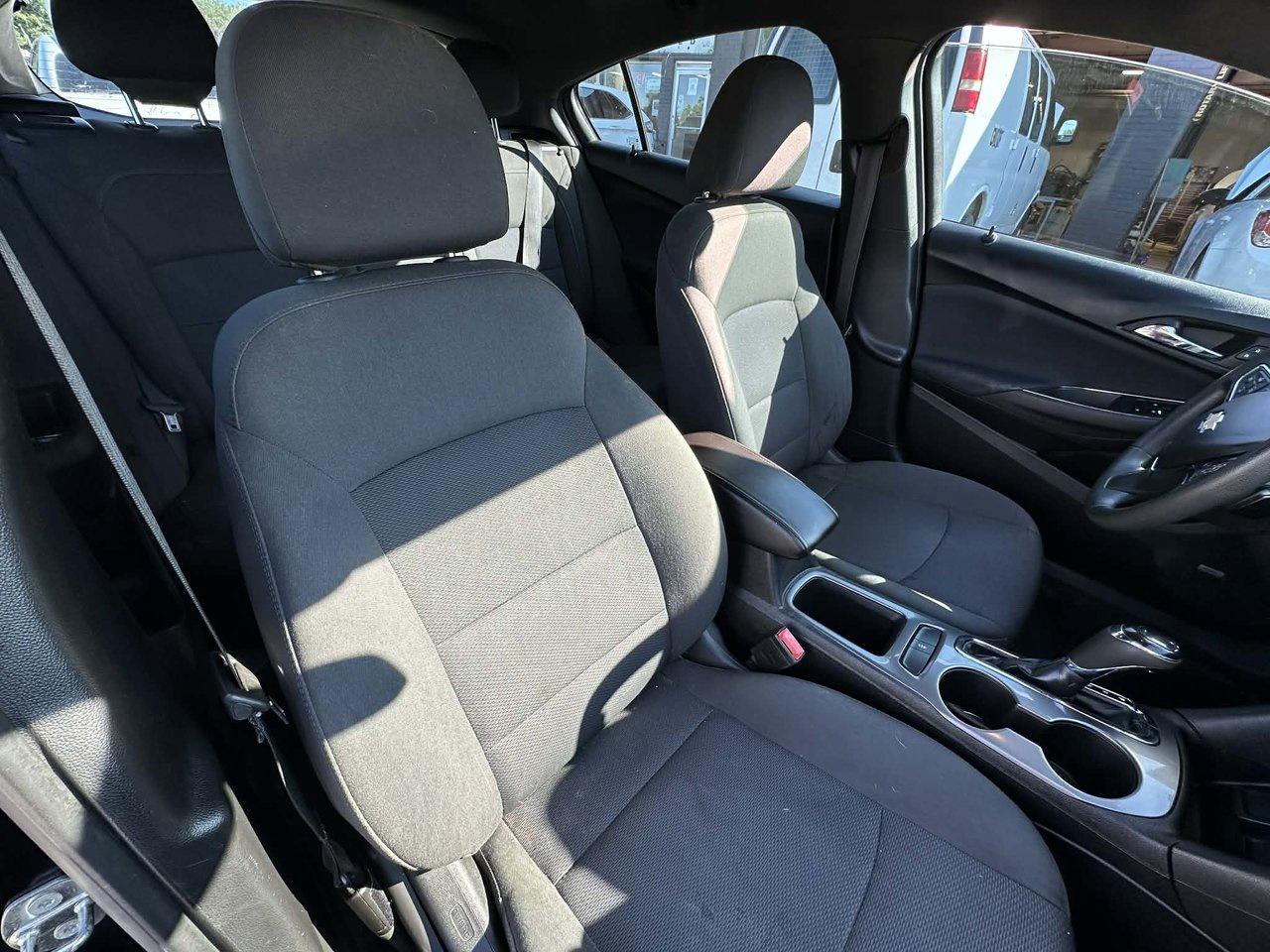 2018 Chevrolet Cruze LT - Photo #12