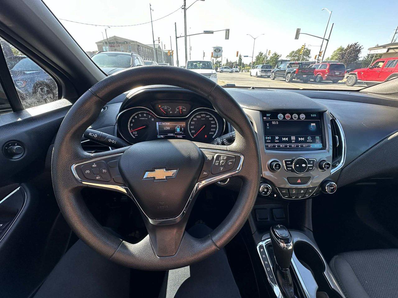 2018 Chevrolet Cruze LT - Photo #14