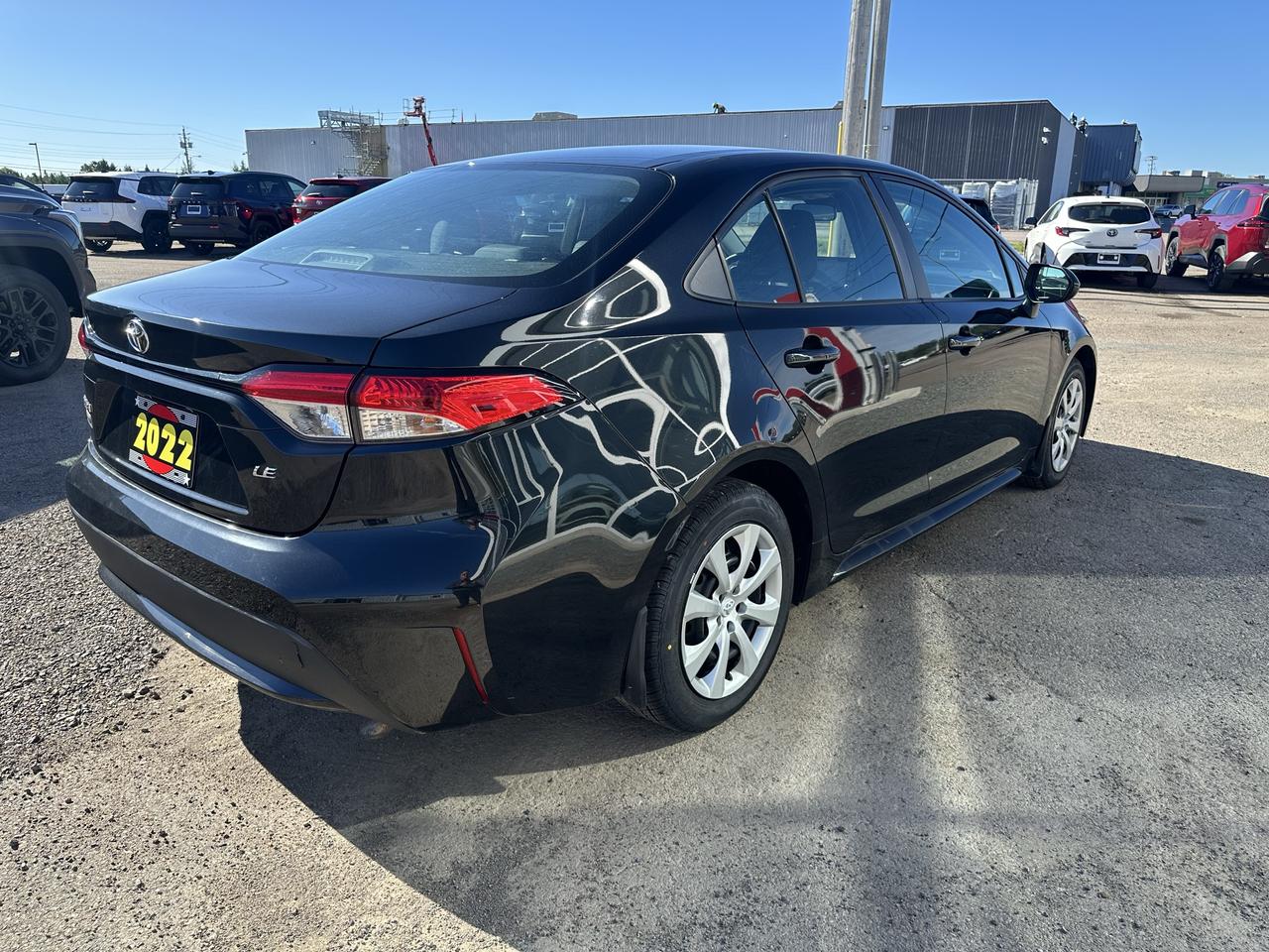 2022 Toyota Corolla LE Photo4