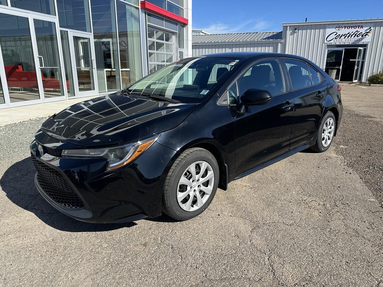 2022 Toyota Corolla LE Photo0