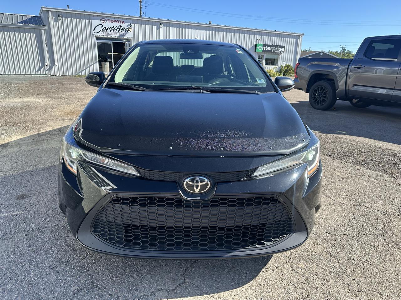 2022 Toyota Corolla LE Photo1
