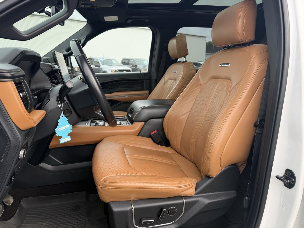 2022 Ford Expedition Max Platinum Photo4