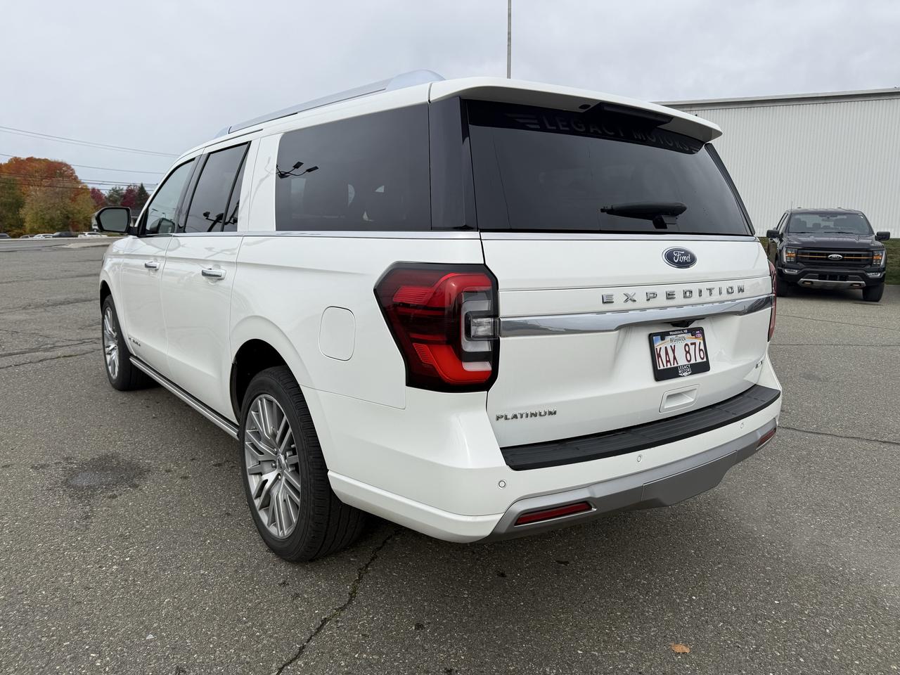 2022 Ford Expedition Max Platinum Photo3