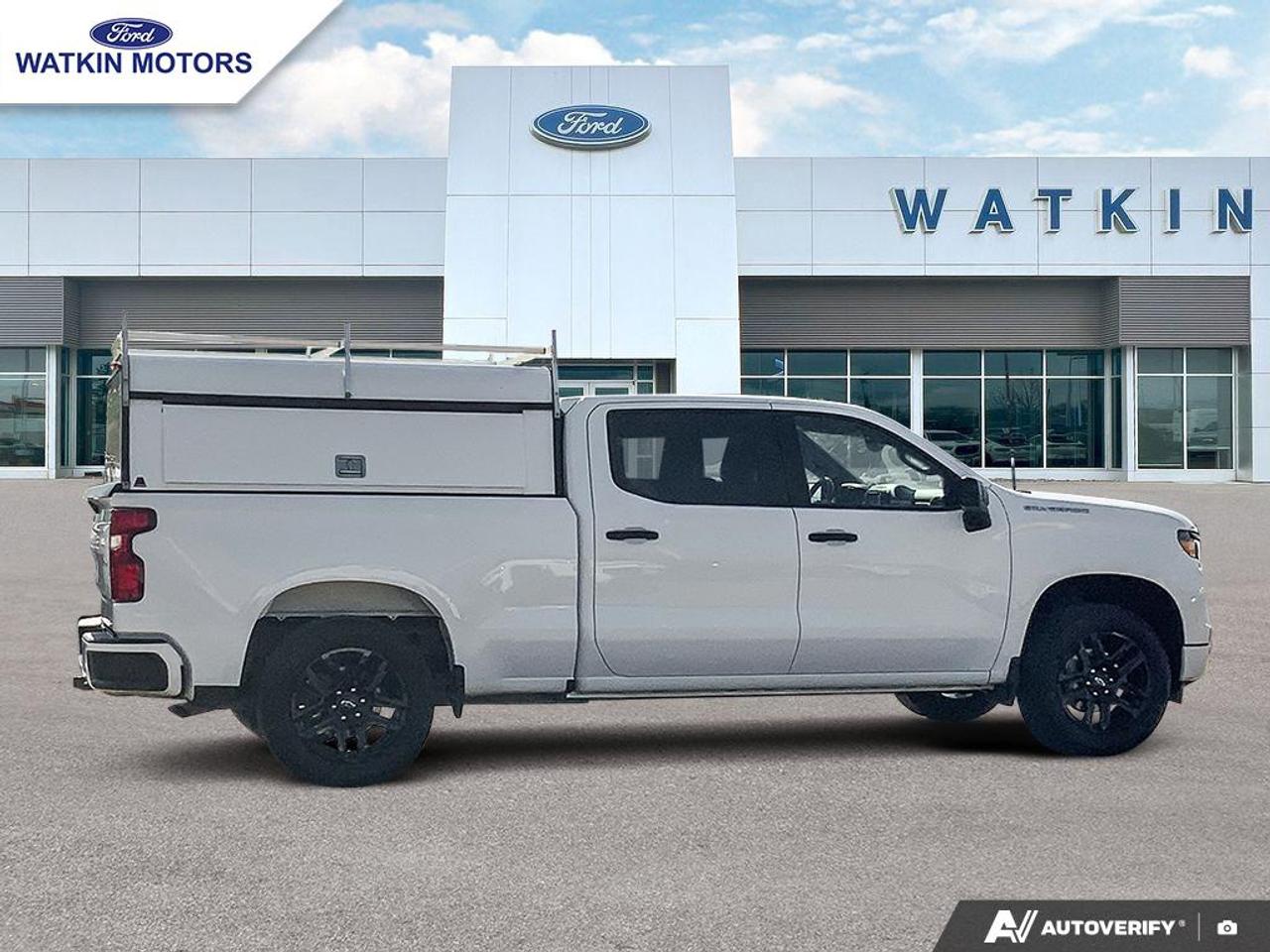 2023 Chevrolet Silverado 1500 CREW CAB 4X4 CUSTOM Photo5