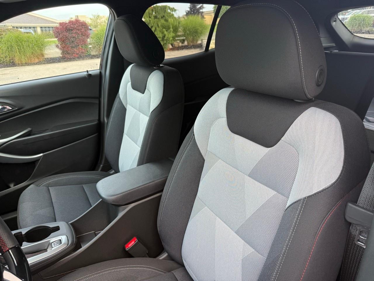 2026 Chevrolet Trax FWD 4dr 1RS Photo4