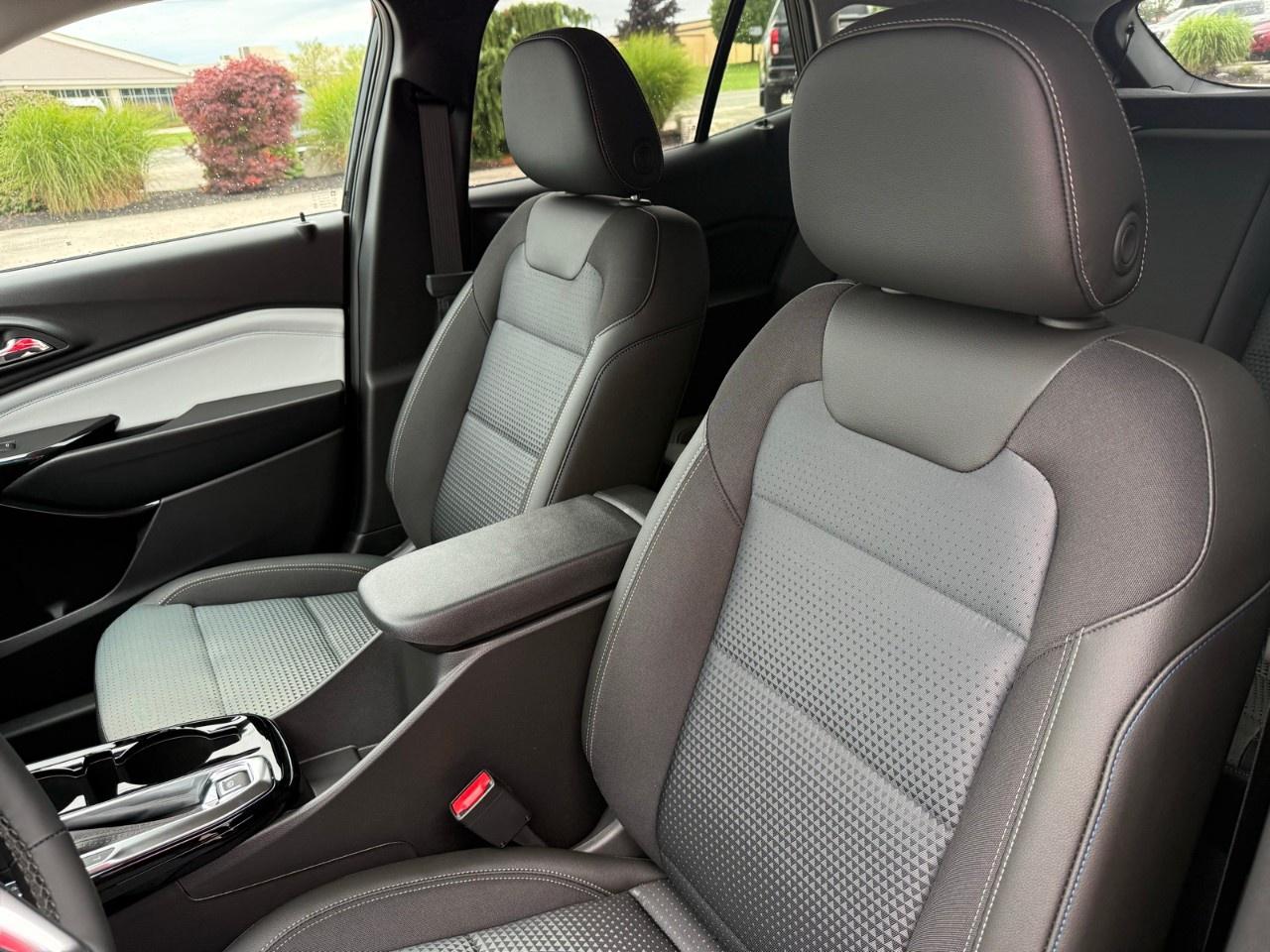 2026 Chevrolet Trax Fwd 4dr Lt Photo