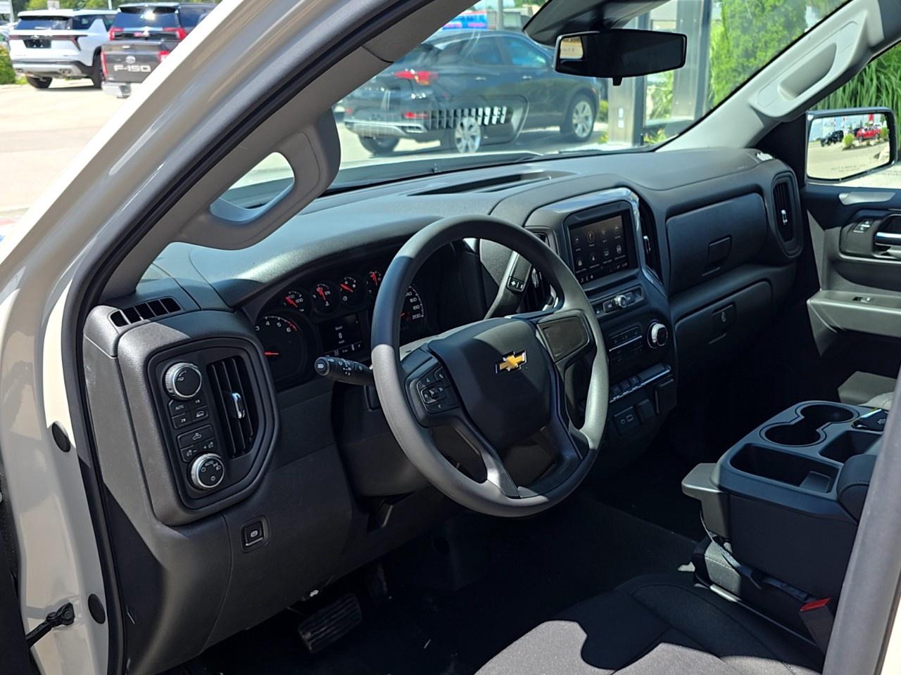 2026 Chevrolet Silverado 1500 Crew Cab Short Box 4-Wheel Drive Custom Photo3