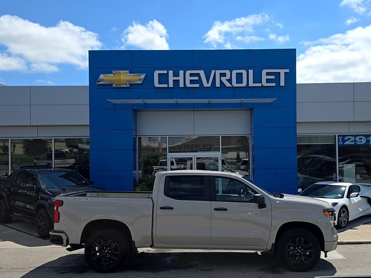 2026 Chevrolet Silverado 1500 Crew Cab Short Box 4-Wheel Drive Custom Photo5
