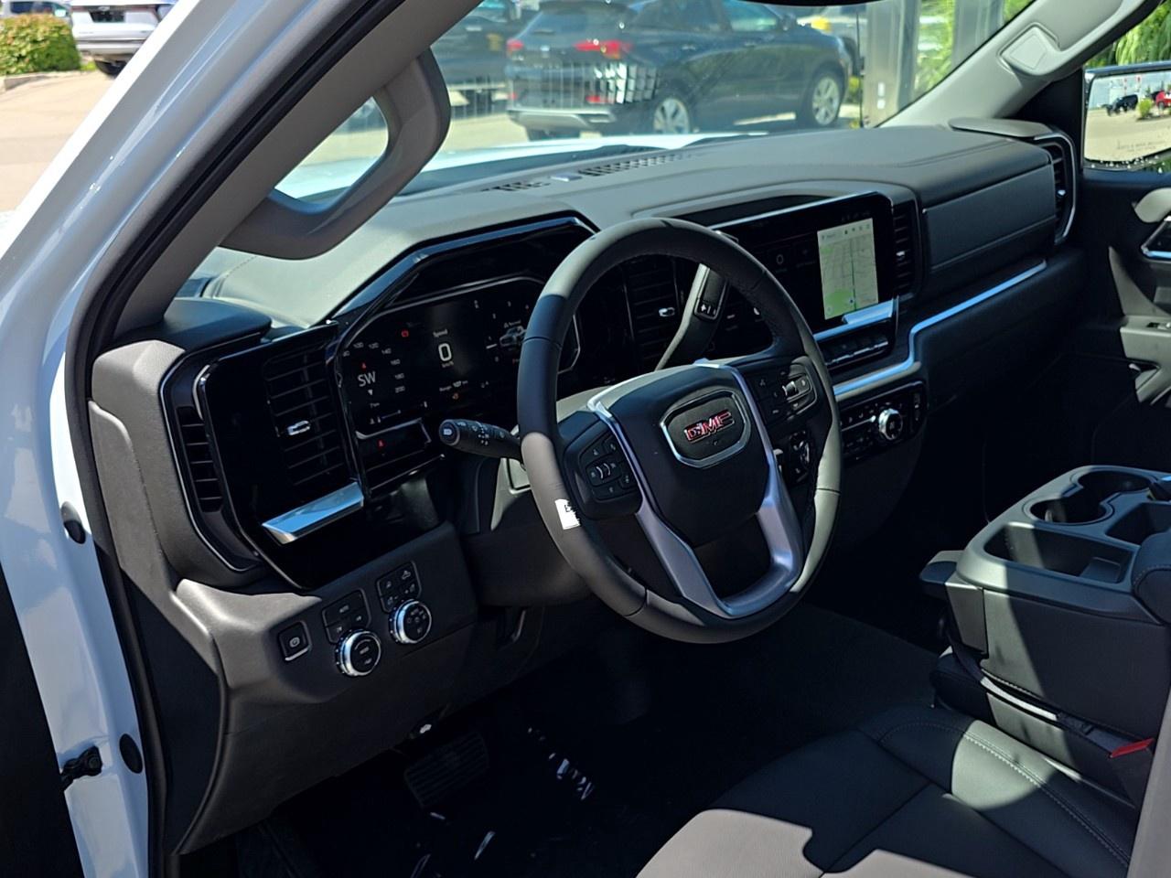 2026 GMC Sierra 1500 Crew Cab Short Box 4-Wheel Drive SLT Photo