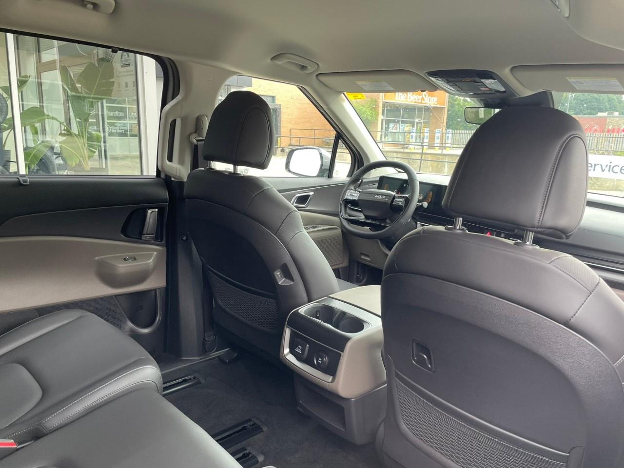 2027 Kia Carnival EX FWD Photo