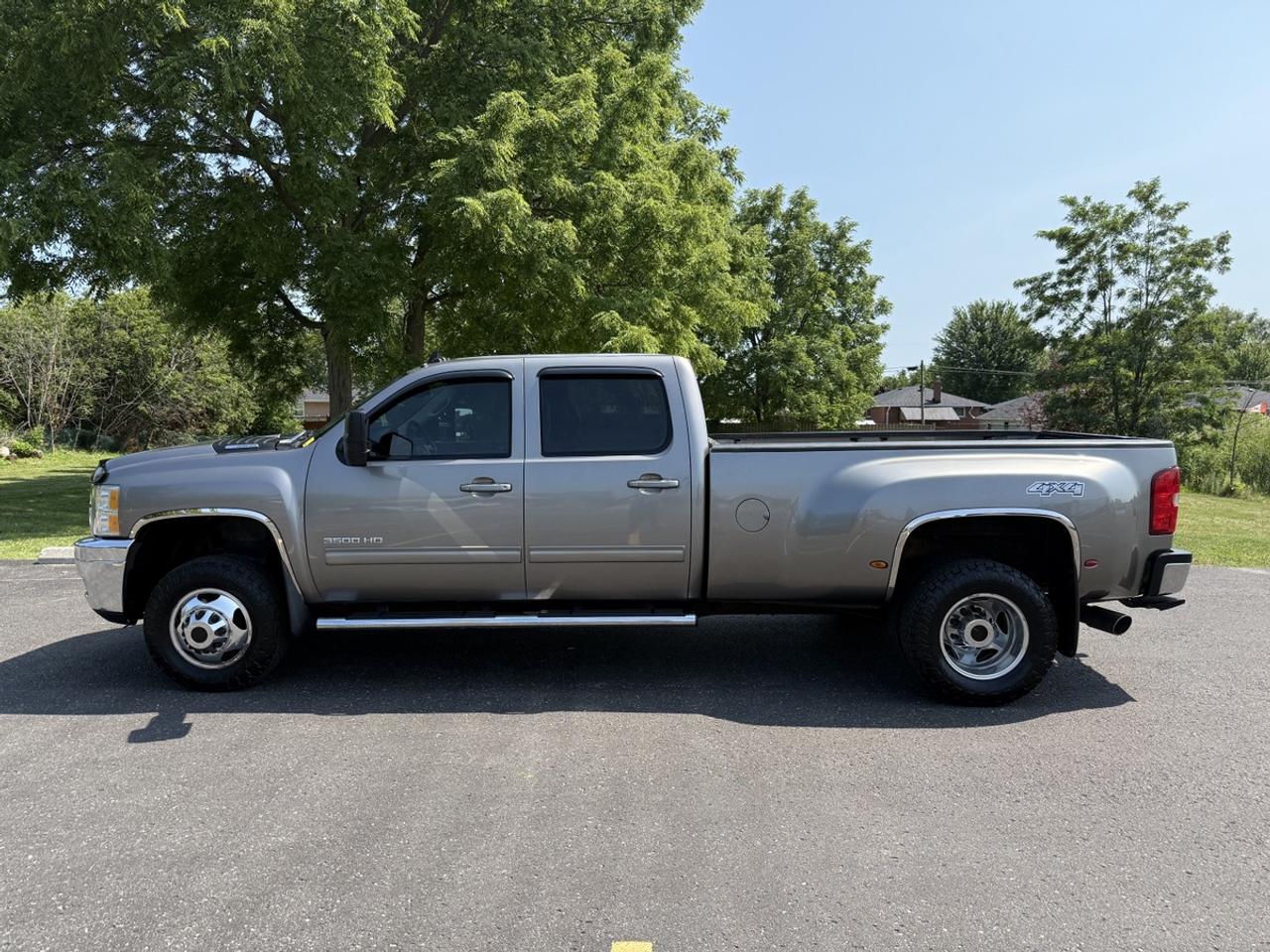 2013 Chevrolet Silverado 3500 HD LTZ Photo1
