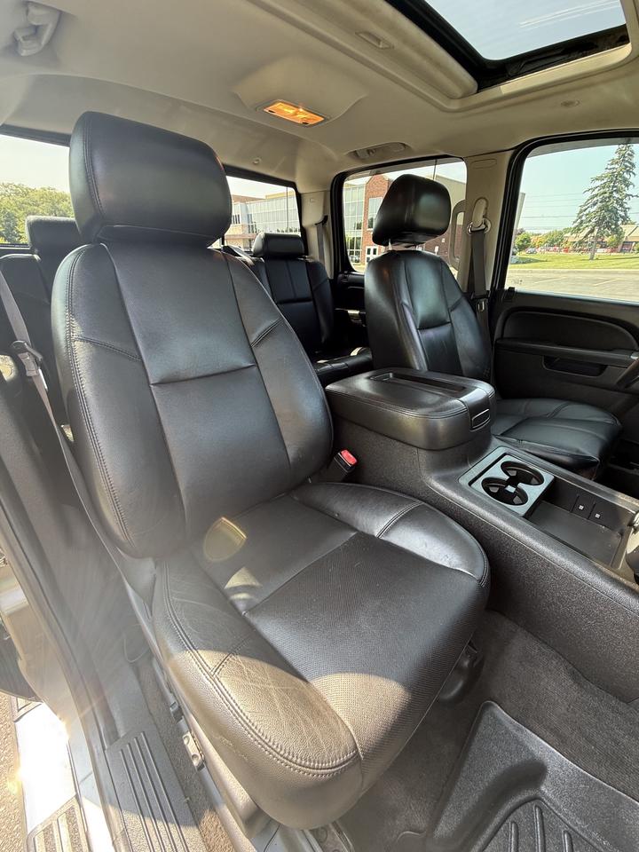 2013 Chevrolet Silverado 3500 HD LTZ Photo