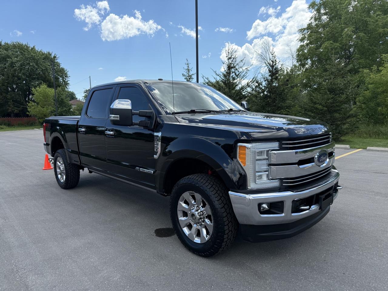 2017 Ford F-250 LARIAT Photo