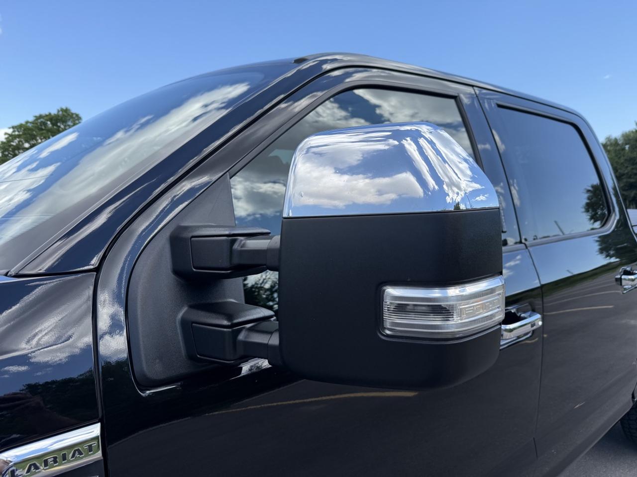 2017 Ford F-250 LARIAT Photo